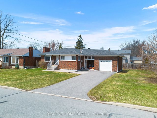 1307 Princess Street, Cornwall