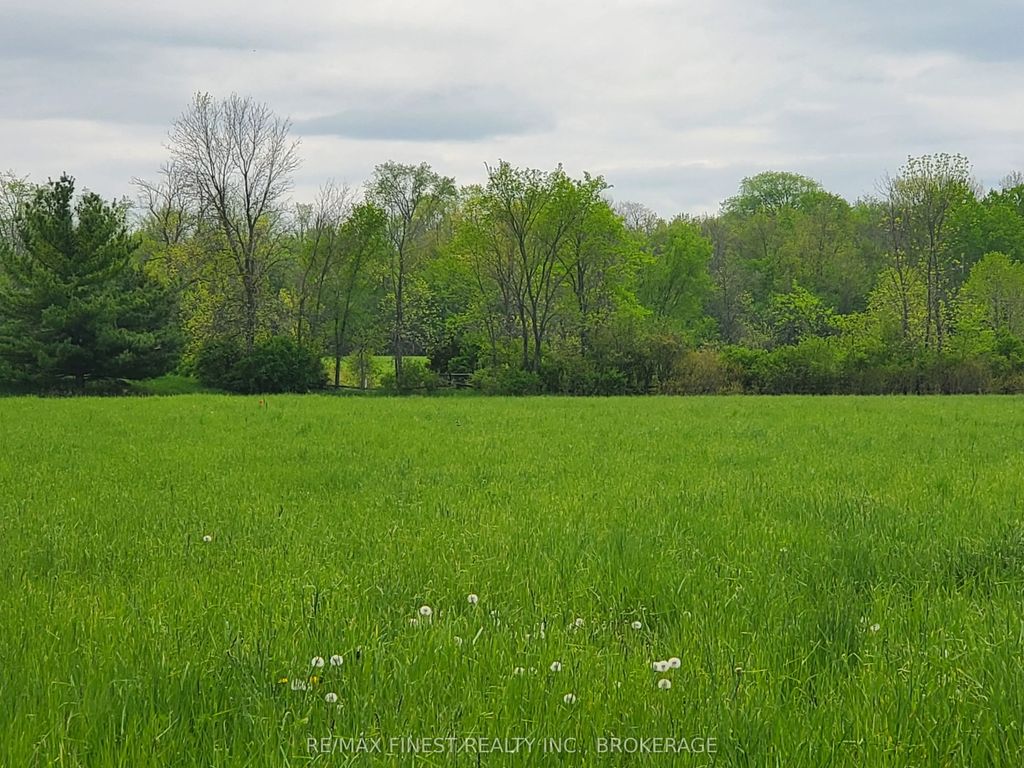 4677 Petworth Road, Frontenac