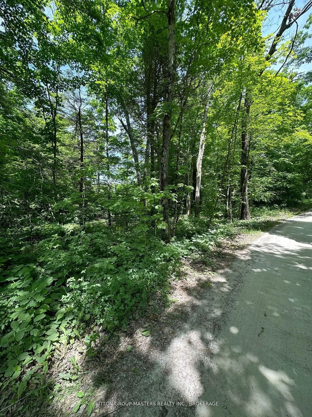 Maple Grove Lane E, Frontenac
