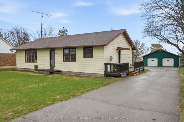 425 Bloomfield Main Street, Prince Edward County