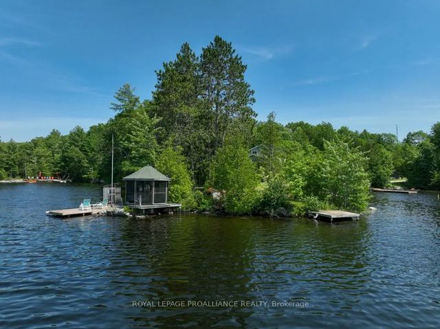 2475 Alfs Bay Lane, Frontenac