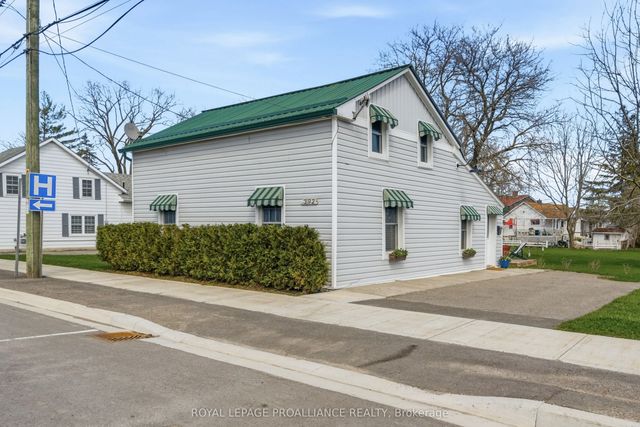 392 Picton Main Street, Prince Edward County