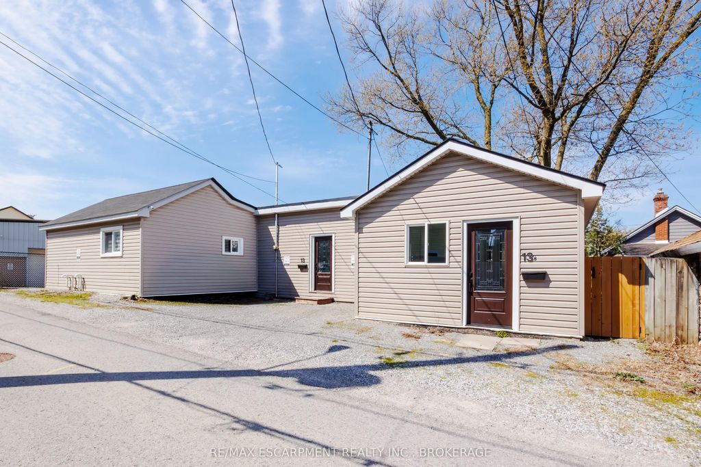 13 Chestnut Lane, St. Catharines