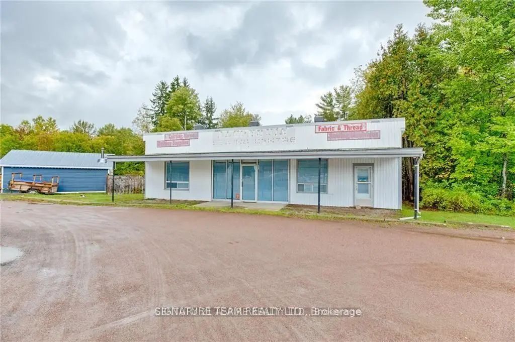 2096 Petawawa Boulevard, Petawawa