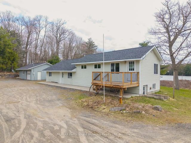 92 Blue Lake Road, Seguin