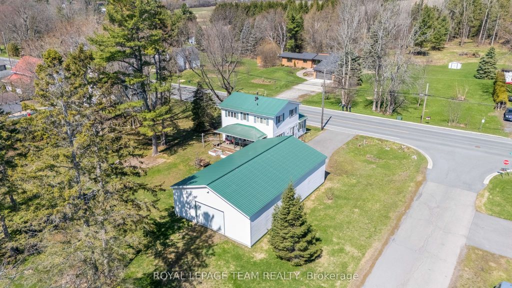 12106 Lakeshore Drive, South Dundas
