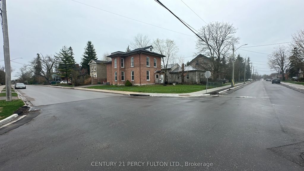 23 Glenelg Street W Room, Kawartha Lakes