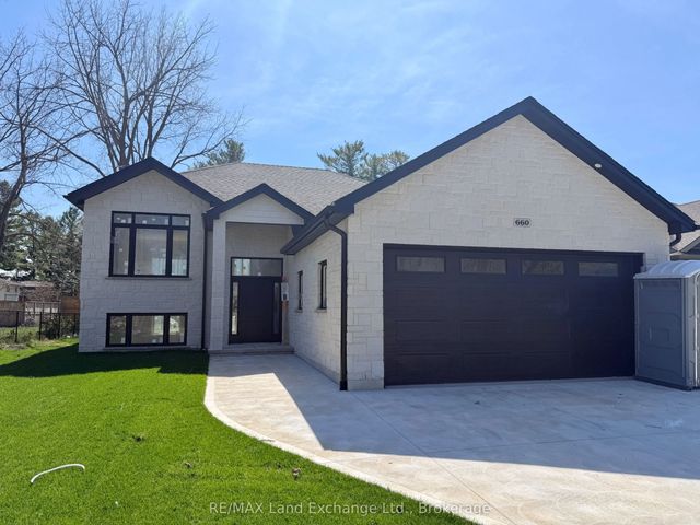 660 Devonshire Road, Saugeen Shores