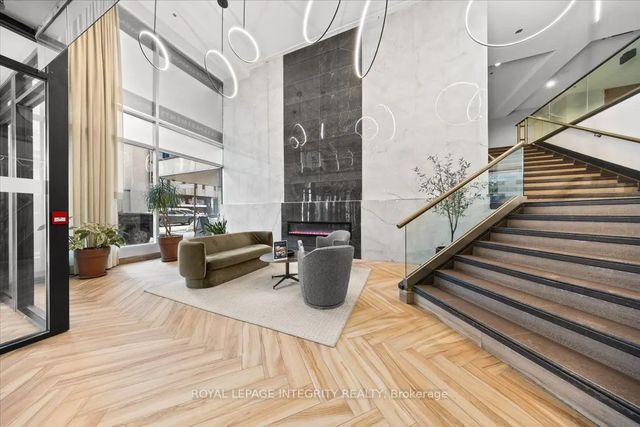 161 Laurier Avenue W 909, Ottawa Centre