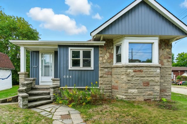 684 Beach Boulevard, Hamilton