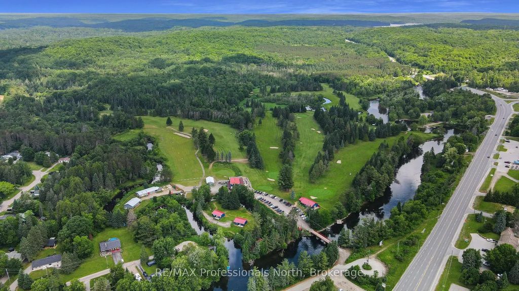 111 Golf Course Road, Minden Hills