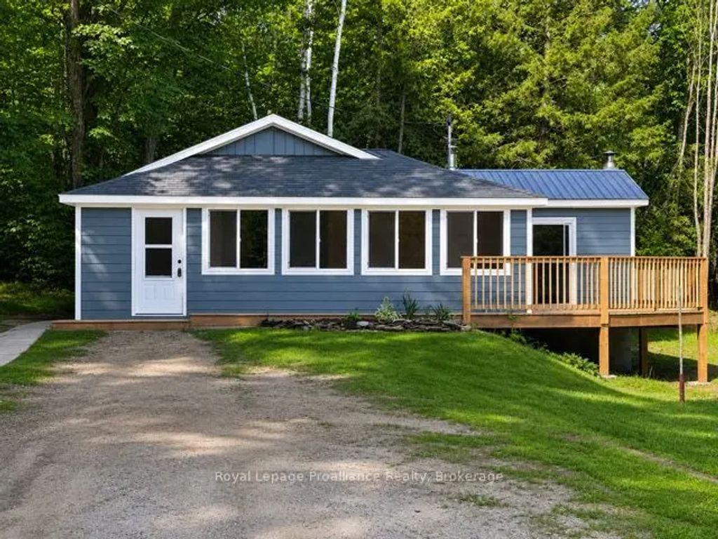 1049 South Road, Frontenac