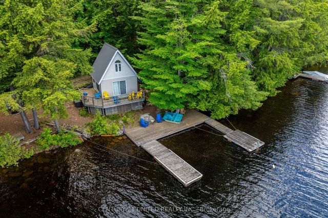 852 Isl 8 Catchacoma Lake Island, Trent Lakes
