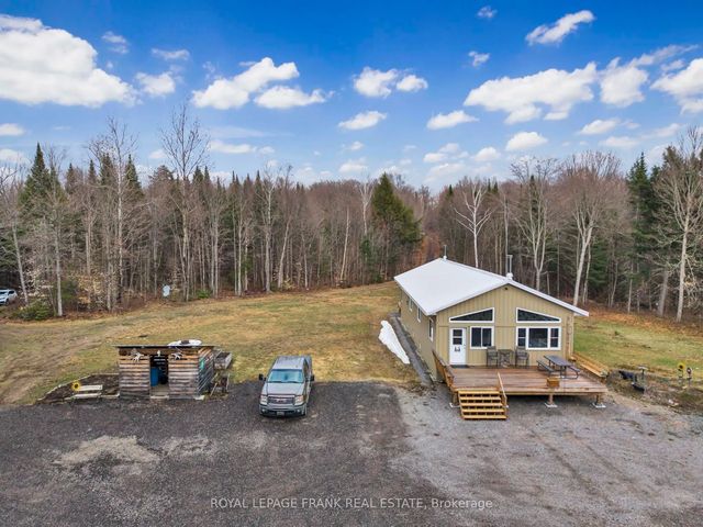 989 North Mckenzie Lake Road, South Algonquin