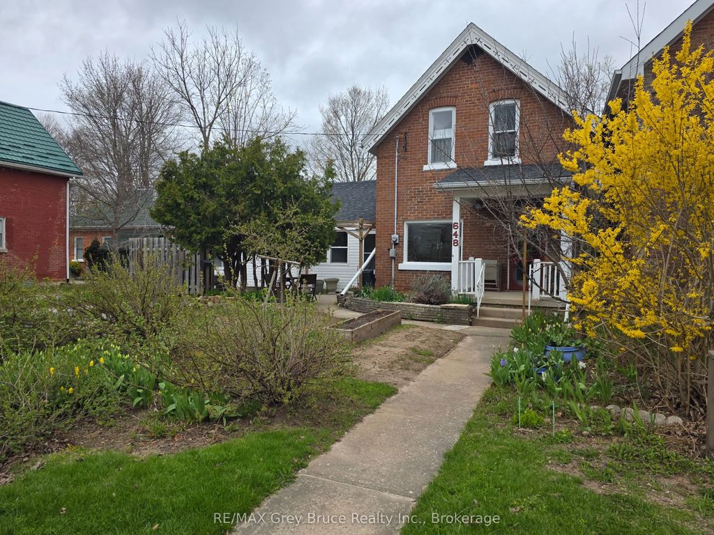 648 9th Street E, Owen Sound