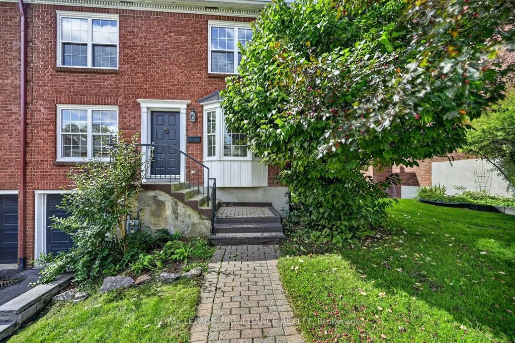 39 Country Club Place, Brockville