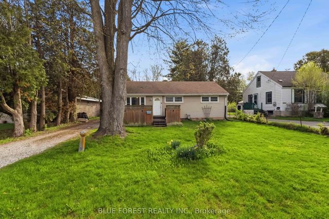 1376 Kostis Avenue, London East