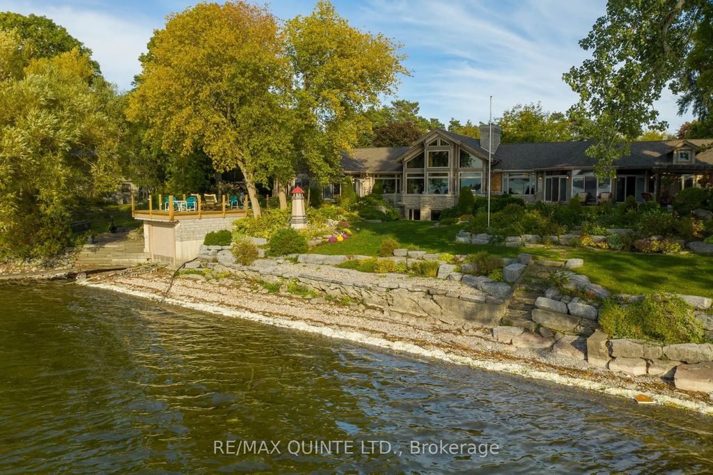 18 Loop Lane, Prince Edward County