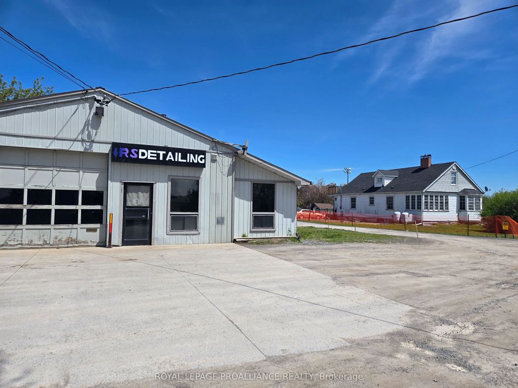 323 Dundas Street E, Quinte West