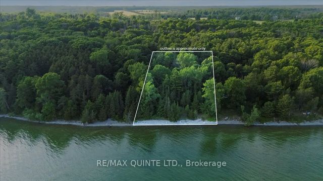 102 Dorenberg Lane, Prince Edward County