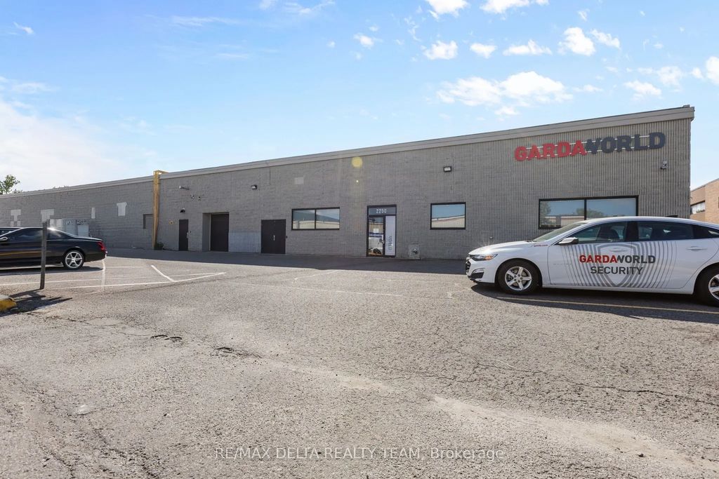 2250 Gladwin Crescent, Elmvale Acres and Area