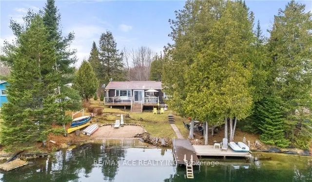 1440 Clement Lake Road, Highlands East