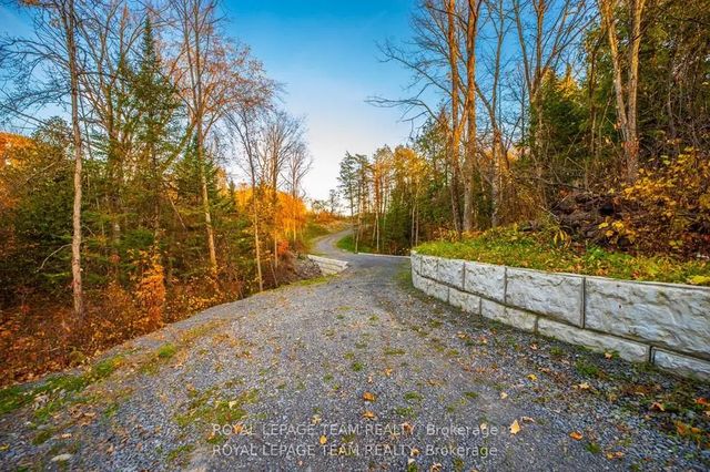 1201 Dunning Road, Orleans - Cumberland and Area