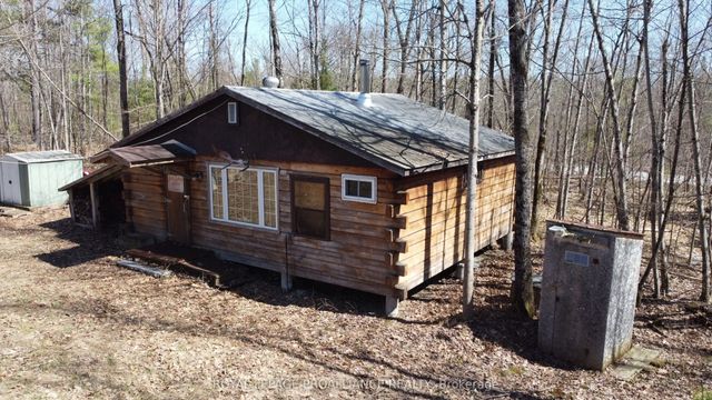 3374 Ardoch Road, Frontenac