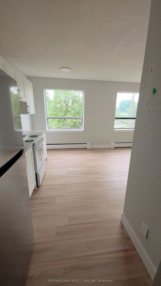 295 Melvin Avenue 301, Hamilton
