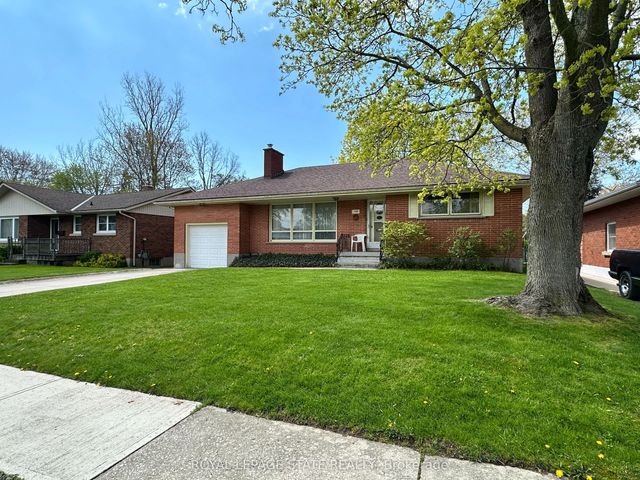 130 Gardiner Avenue E, Haldimand