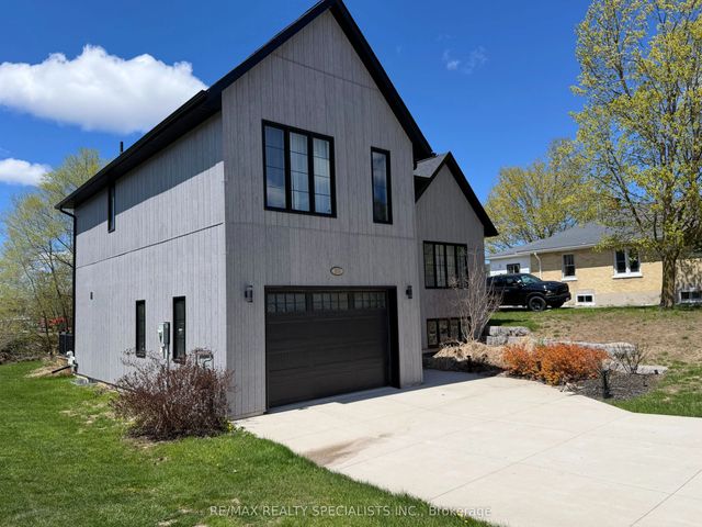 1076 7th Avenue, Hanover