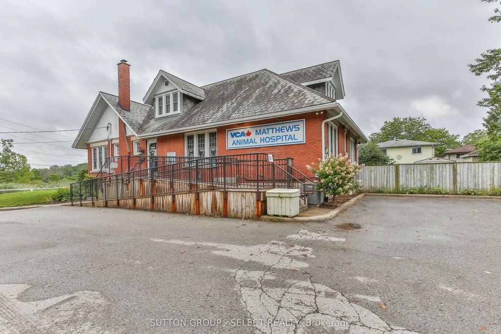 1255 Southdale Road E, London South