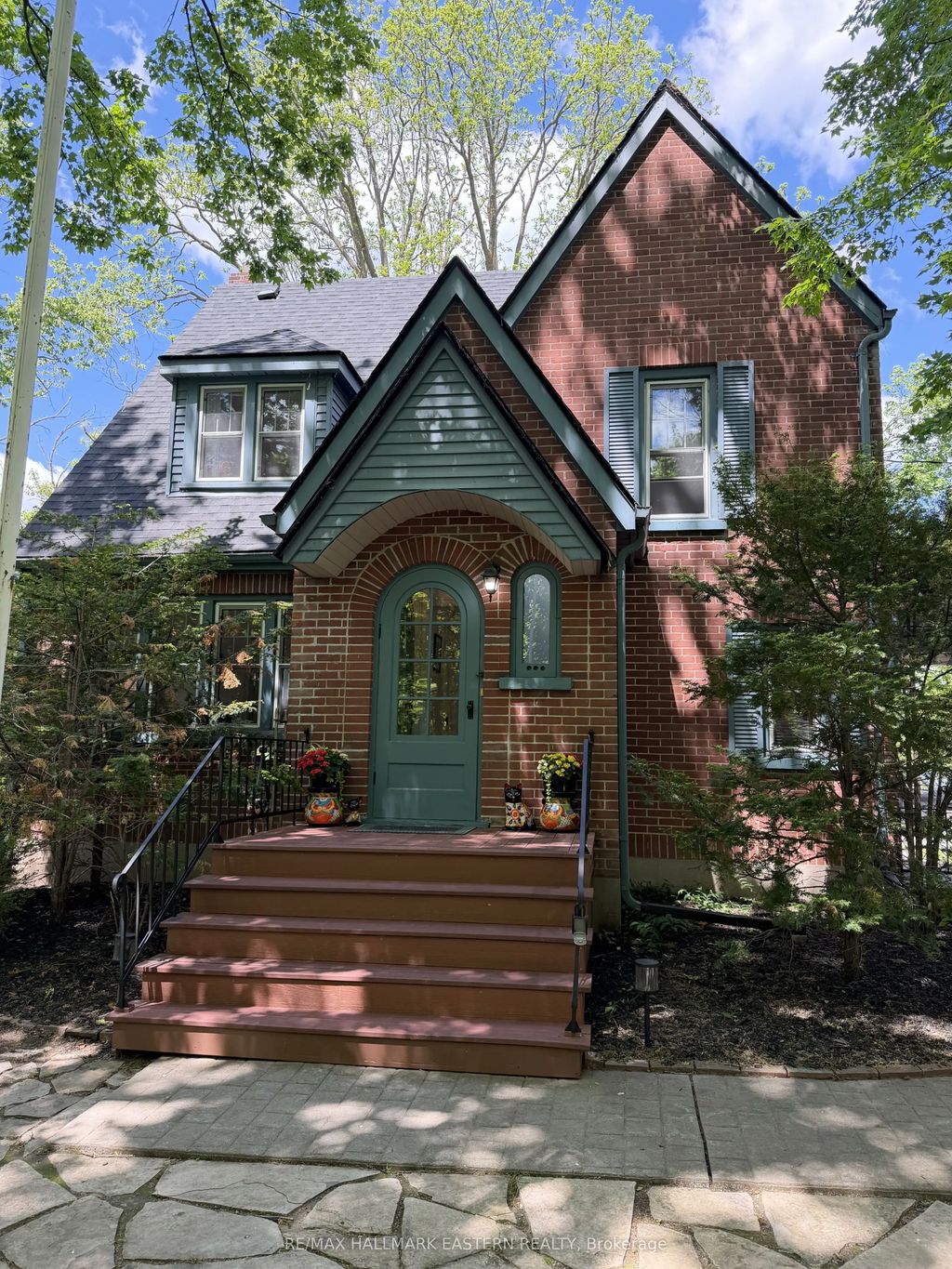301 Engleburn Avenue, Peterborough