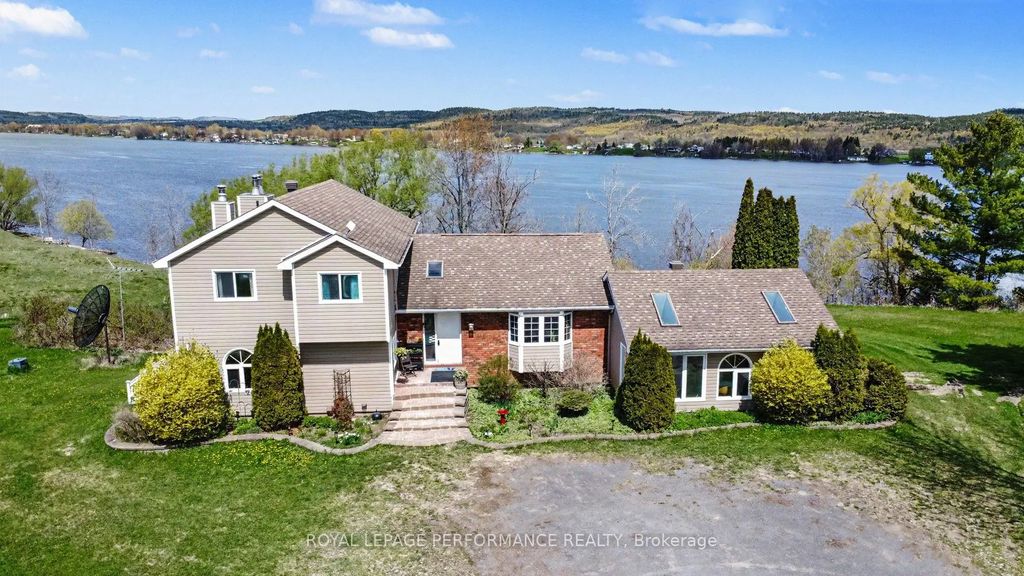 935 Concession 1 Road, Alfred and Plantagenet