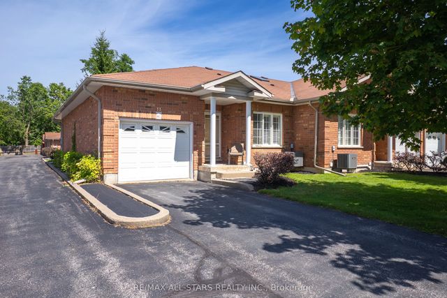 111 Colborne Street 11, Kawartha Lakes