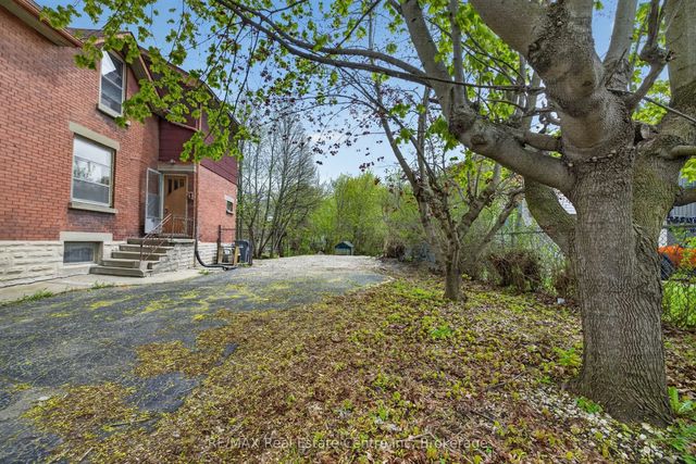 121 Elizabeth Street, Guelph
