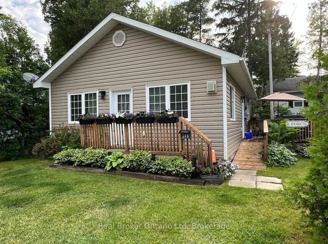 208 S Second Avenue S, South Bruce Peninsula