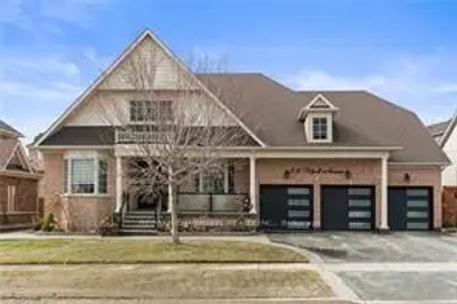 55 Meek Avenue, Mono