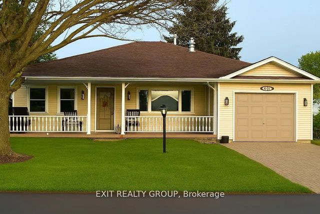 1 Quaker Court, Prince Edward County