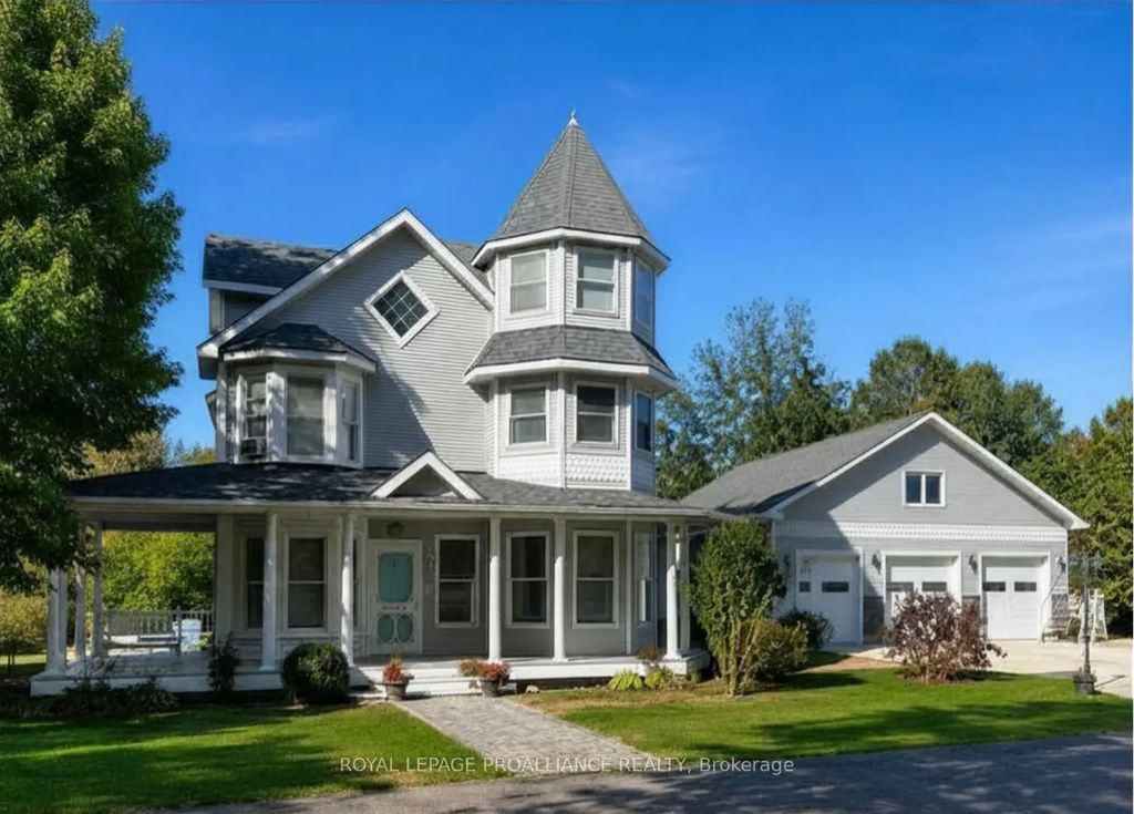 25 Prinyers Cove Crescent, Prince Edward County