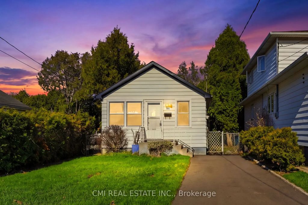 86 Adair Avenue S, Hamilton