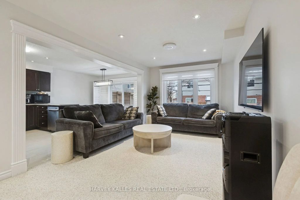 409 Tealby Crescent, Waterloo
