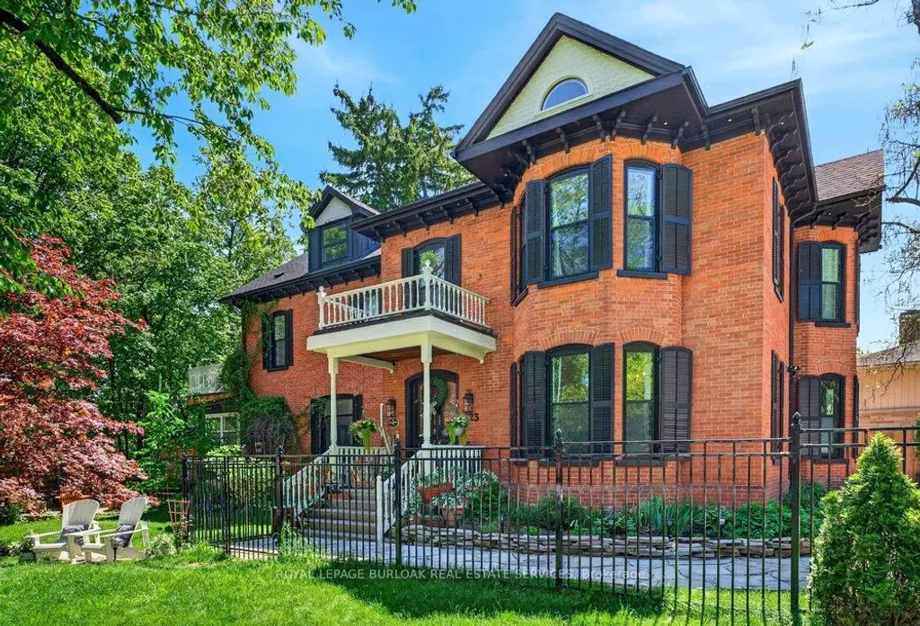123 Main Street W, Grimsby
