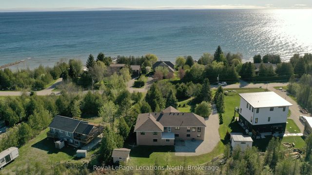 252 Lakeshore Road N, Meaford