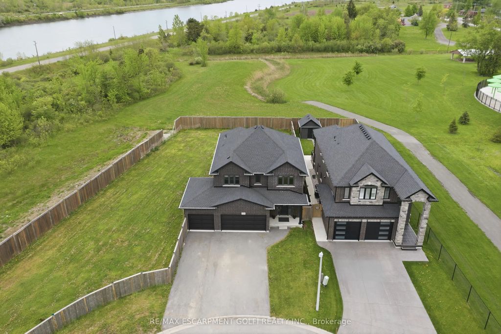 374 Viger Drive S, Welland