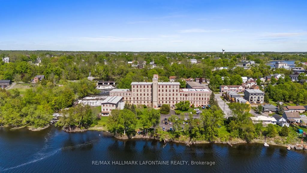 1 Rosamond Street E 107, Mississippi Mills