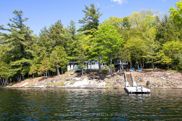 32 Buck Island, Leeds and the Thousand Islands