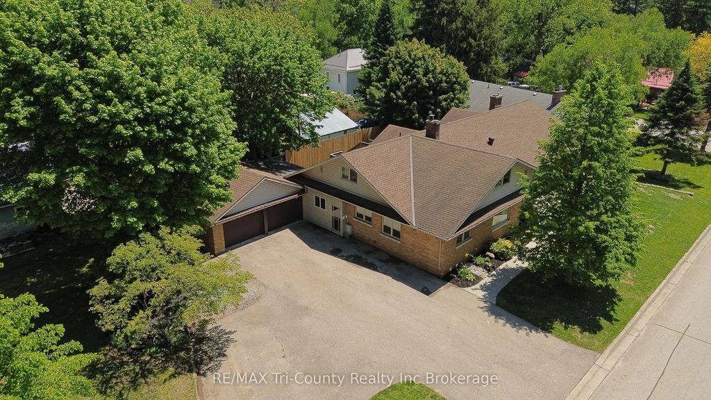 16 Delevan Crescent, Tillsonburg