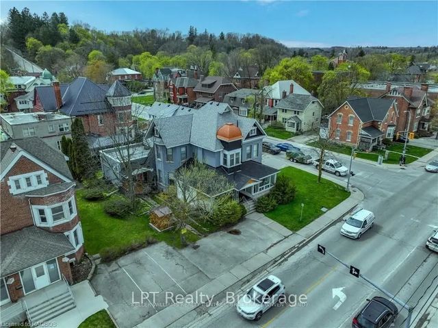 900 2nd Avenue W, Owen Sound