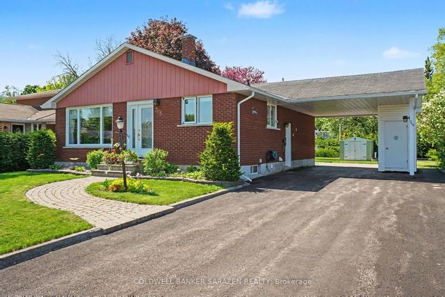 205 Airth Boulevard W, Renfrew